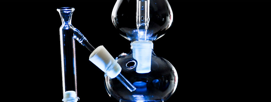 The Smoking Chalice | Elegant glass smoking instruments